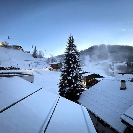 Ours Polaire Bel Appartement Village Et Pistes La Clusaz Exterior photo