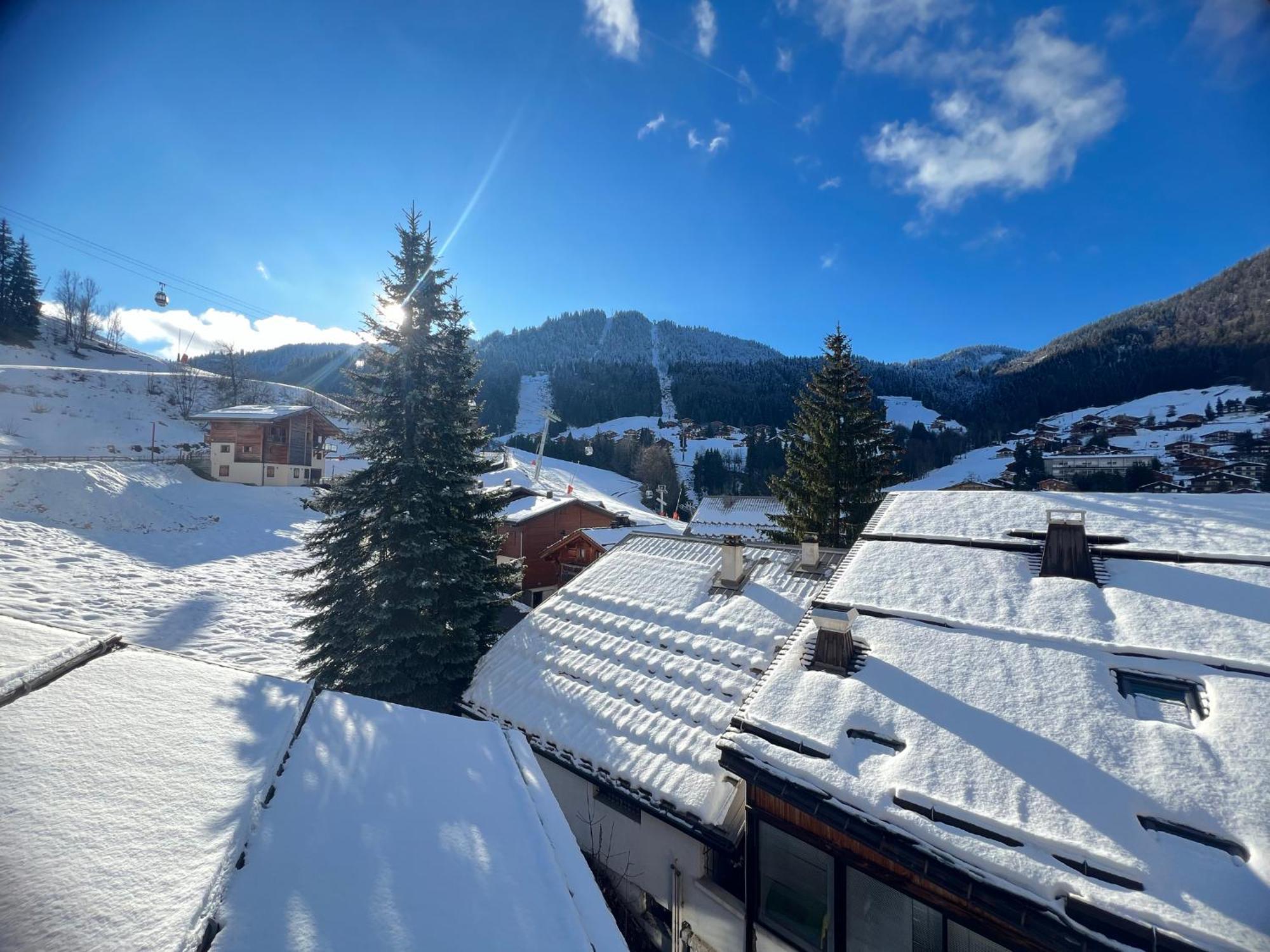 Ours Polaire Bel Appartement Village Et Pistes La Clusaz Exterior photo